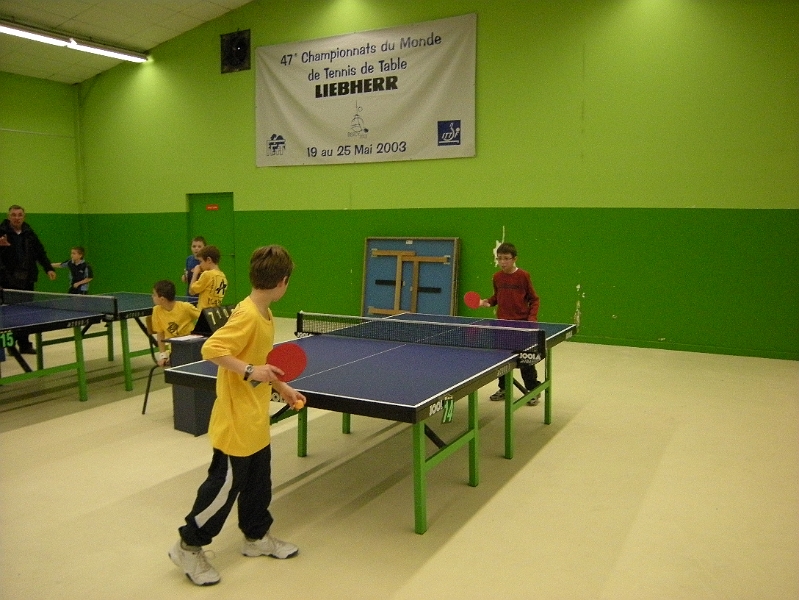 Bastien qui aura fait un bon match face au jeune soissonnais (mene 2 set a 0 qui s'incline finallement a la belle).JPG